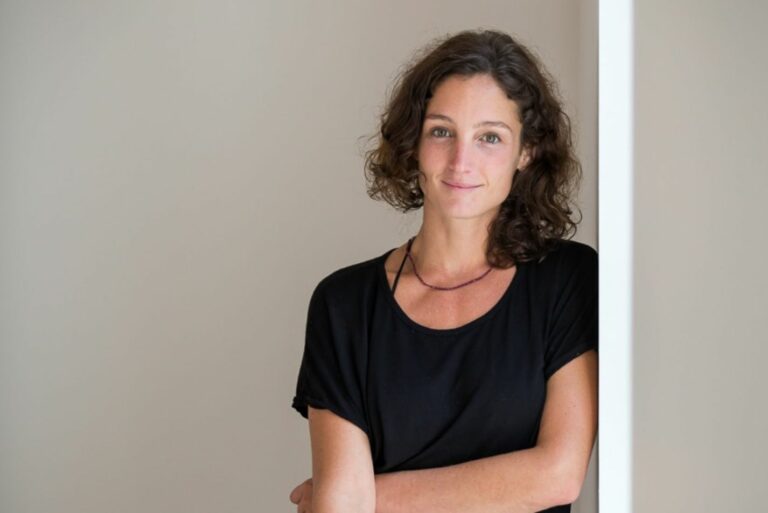 Photo de Justine BOUYER, prof de yoga.