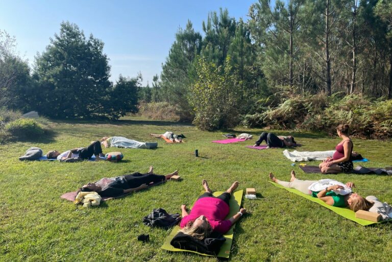 justine-groupe-jardin-yoga-pura-vida