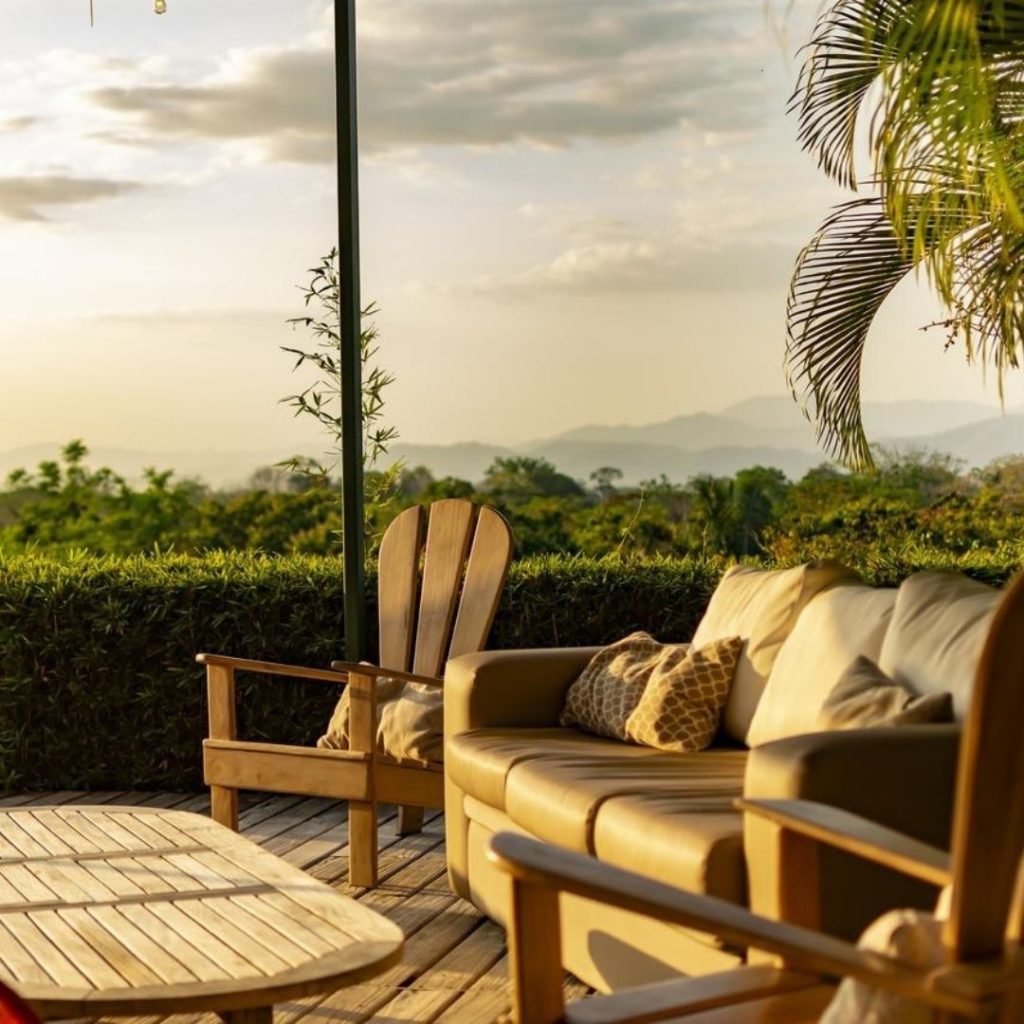 Photo d'une terrasse en extérieur à Calamocha Lodge au Costa Rica.